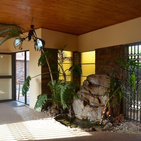 African Phoenix Guest Lodge Kempton Park Exterior foto