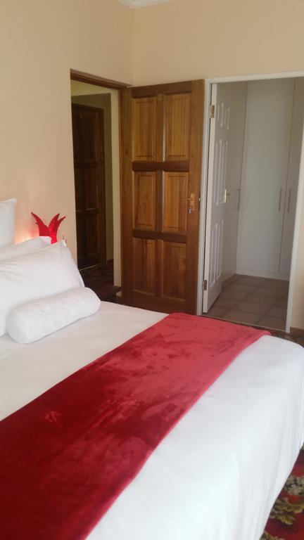 African Phoenix Guest Lodge Kempton Park Exterior foto