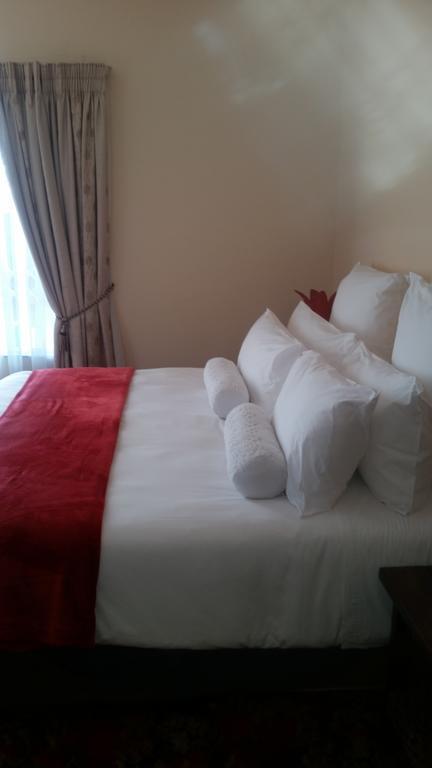 African Phoenix Guest Lodge Kempton Park Exterior foto