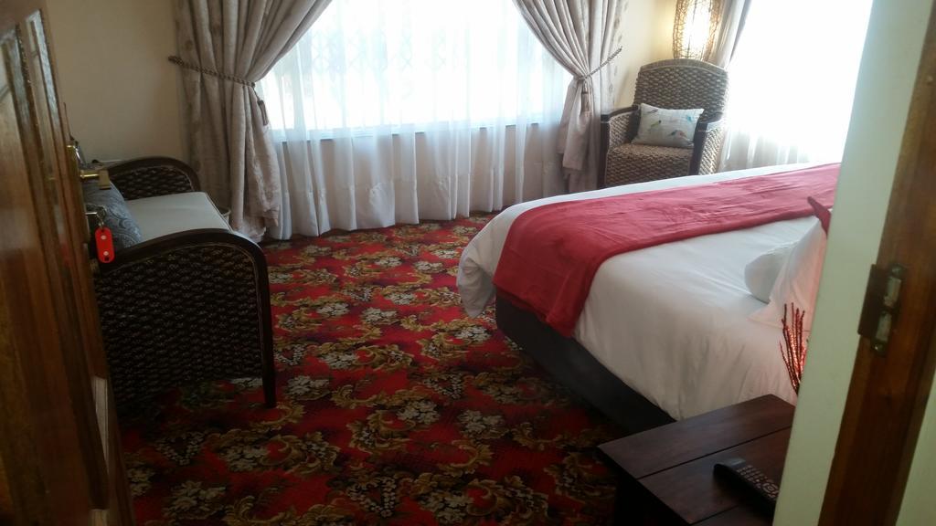 African Phoenix Guest Lodge Kempton Park Exterior foto