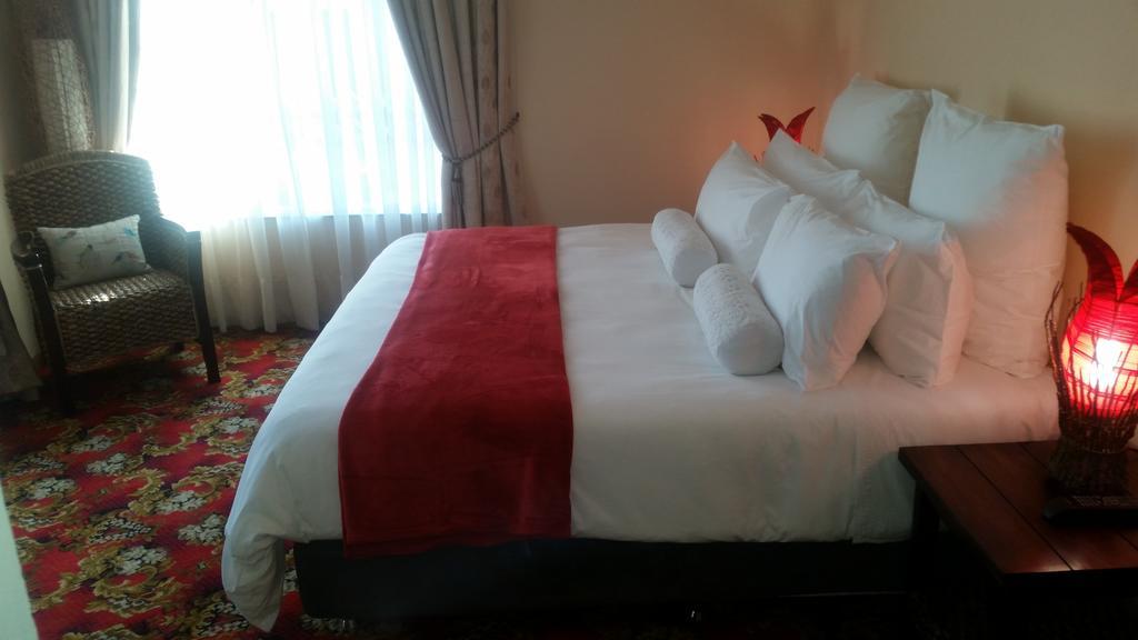 African Phoenix Guest Lodge Kempton Park Exterior foto