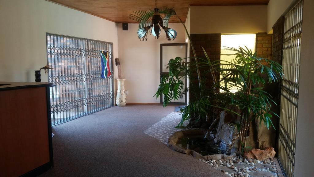 African Phoenix Guest Lodge Kempton Park Exterior foto