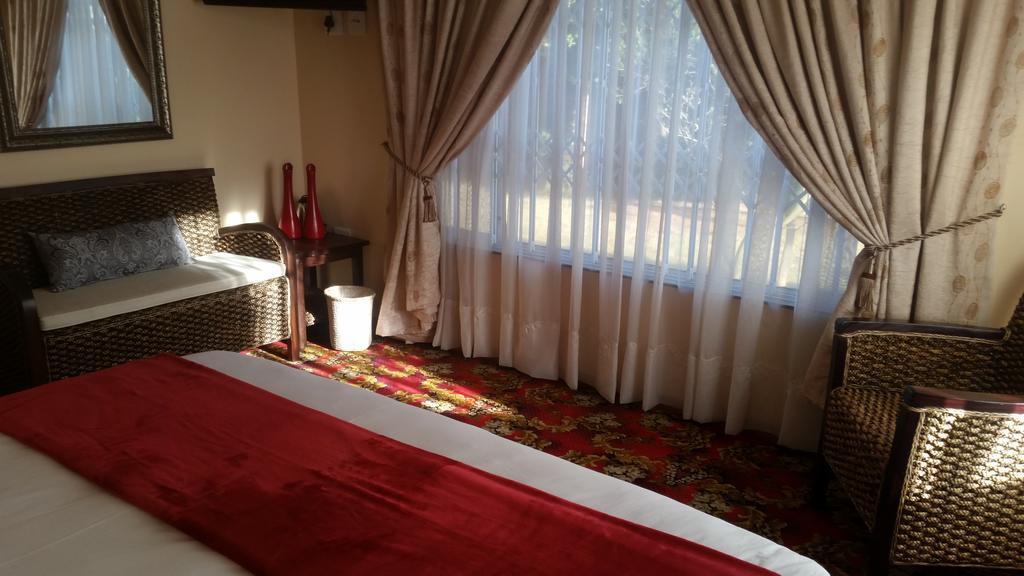 African Phoenix Guest Lodge Kempton Park Exterior foto